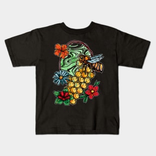 Cute bee with honeycomb, Save the bees Kids T-Shirt